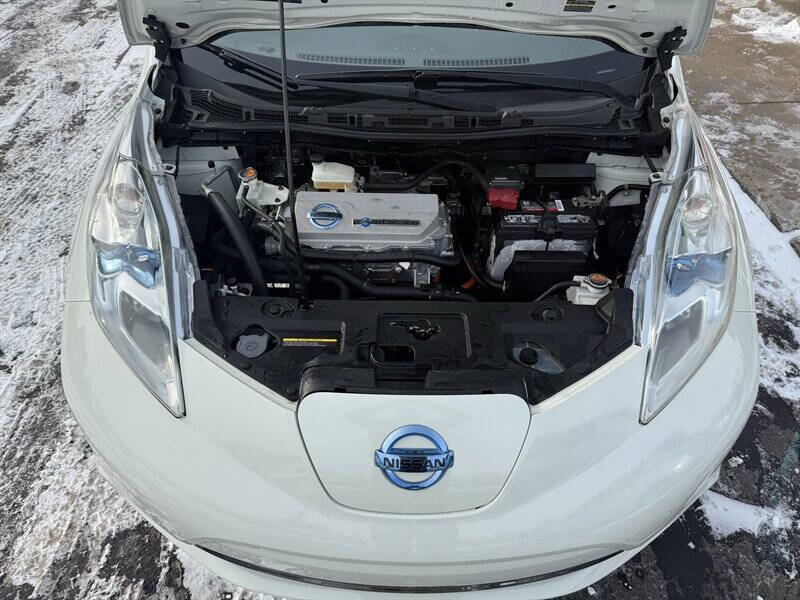 2011 Nissan LEAF SL