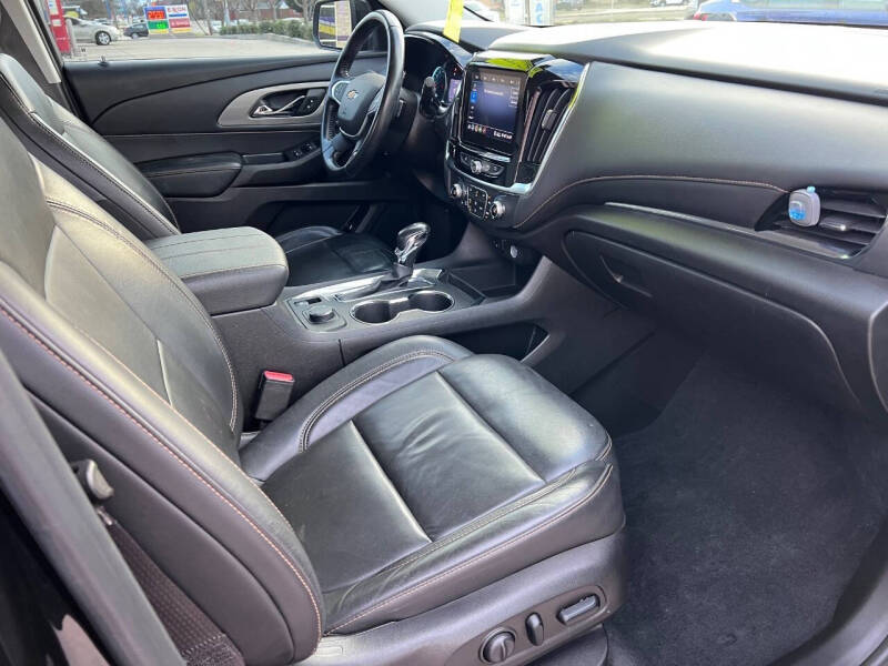 2021 Chevrolet Traverse LT Leather