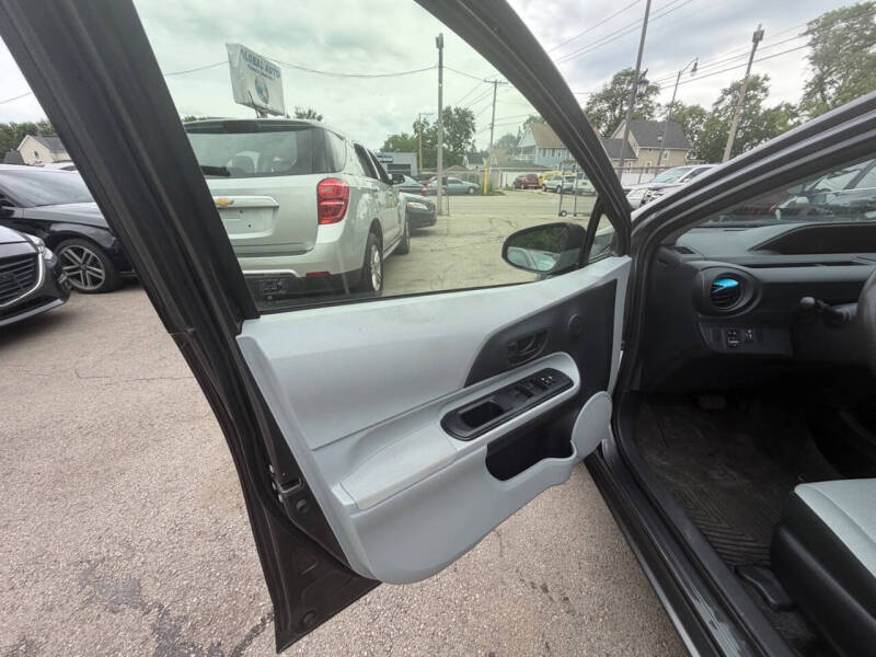 2014 Toyota Prius c One