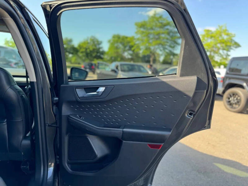 2020 Ford Escape SEL