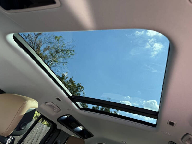 2026 Land Rover Defender 110 P300 S