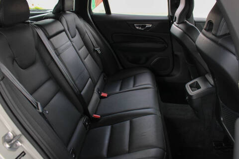 2020 Volvo V60 T5 Momentum