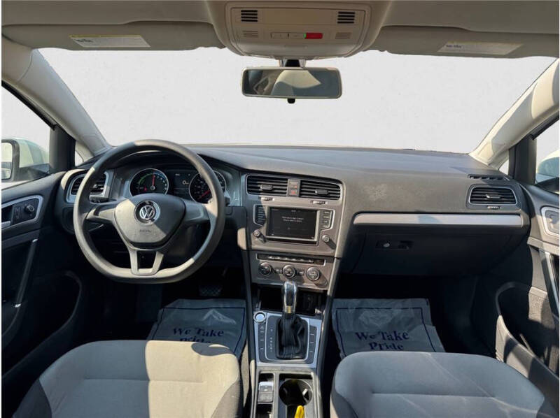 2016 Volkswagen e-Golf SE