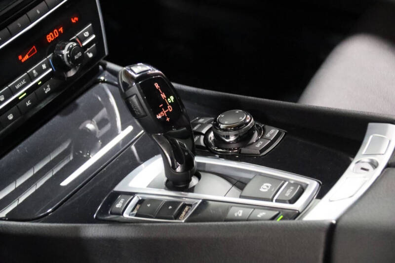 2013 BMW 5 Series 550i xDrive Gran Turismo