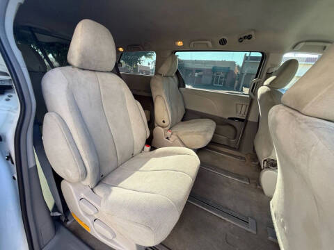 2014 Toyota Sienna L 7-Passenger