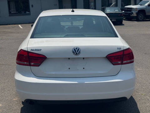 2014 Volkswagen Passat 1.8T S PZEV