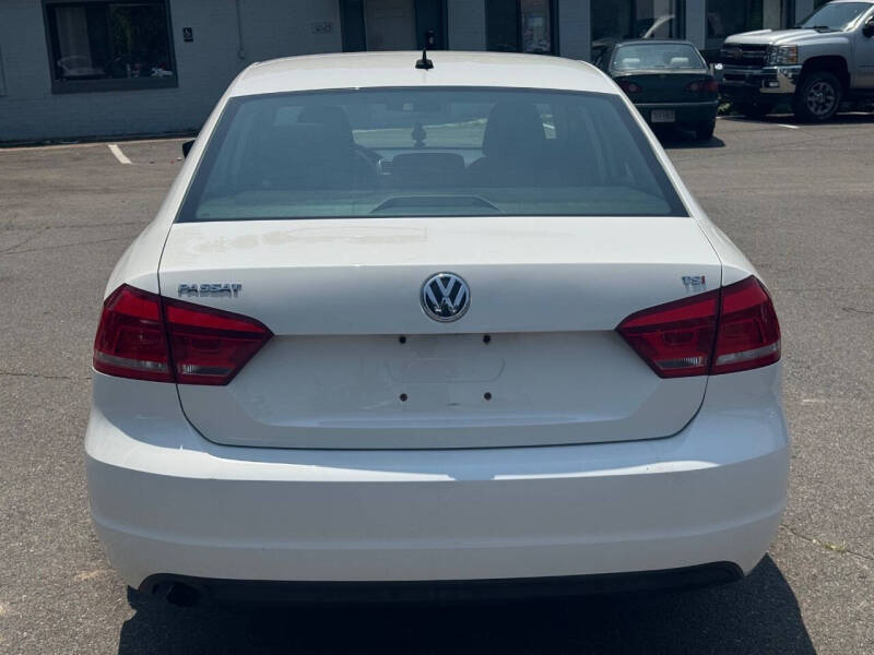2014 Volkswagen Passat 1.8T S PZEV
