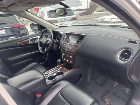 2017 Nissan Pathfinder Platinum