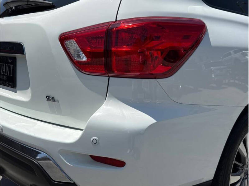 2020 Nissan Pathfinder SL