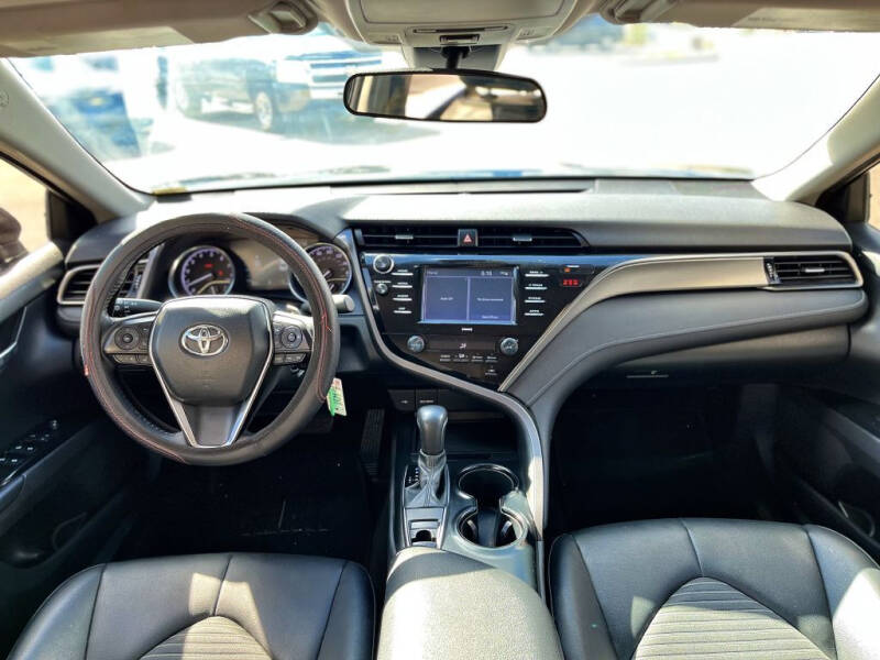 2020 Toyota Camry SE