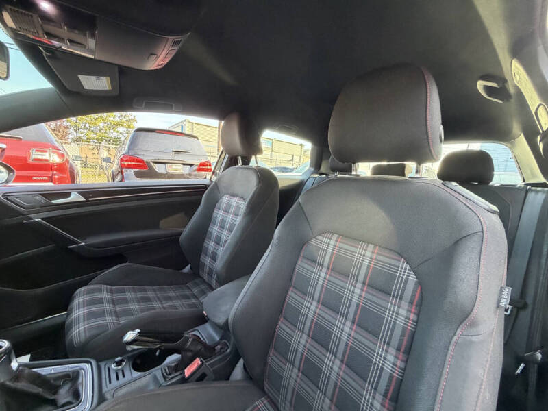 2016 Volkswagen Golf GTI S