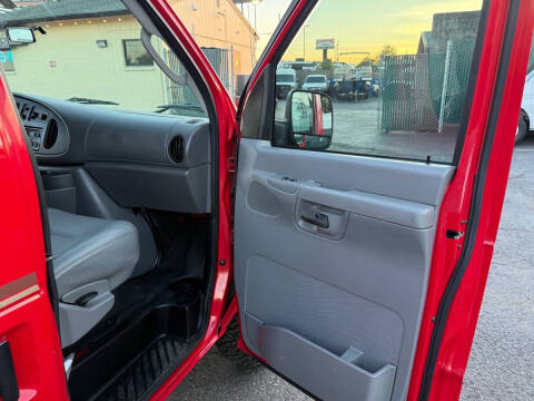 2006 Ford E-Series E-350 SD XLT