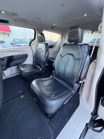 2017 Chrysler Pacifica Touring Plus