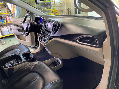 2017 Chrysler Pacifica Touring Plus