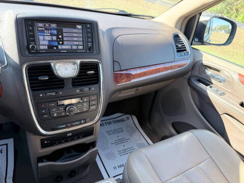 2015 Chrysler Town and Country Touring-L