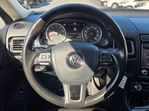 2015 Volkswagen Touareg V6 Sport