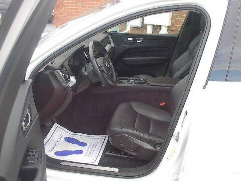 2020 Volvo XC60 T5 Momentum