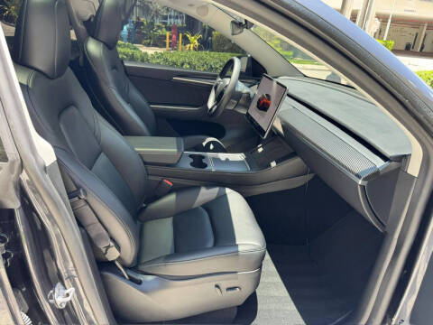 2025 Tesla Model Y Long Range