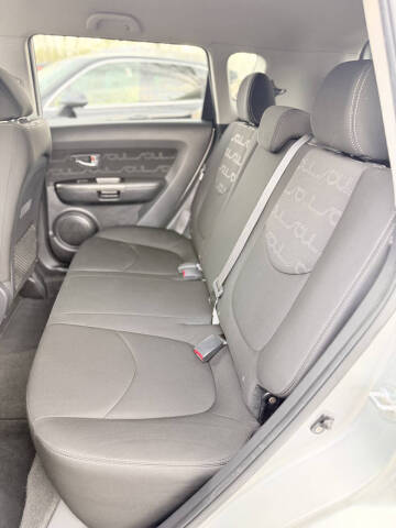 2012 Kia Soul +