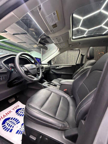 2021 Ford Escape SEL