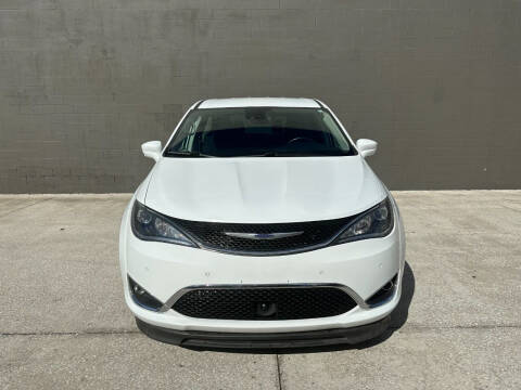 2020 Chrysler Pacifica Touring