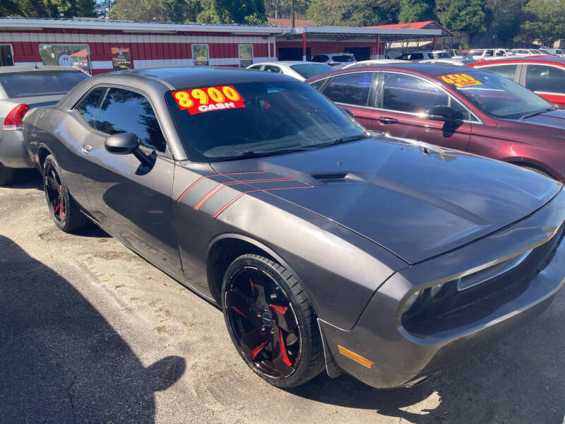 2013 Dodge Challenger SXT's photo