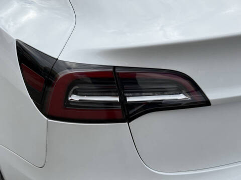 2019 Tesla Model 3 Standard Range Plus