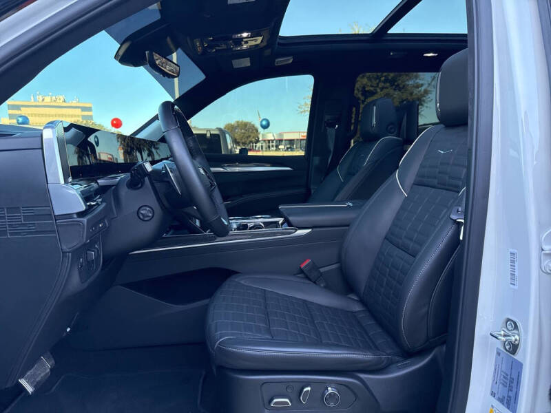 2025 Cadillac Escalade-V ESV