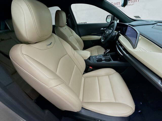 2024 Cadillac XT4 Premium Luxury