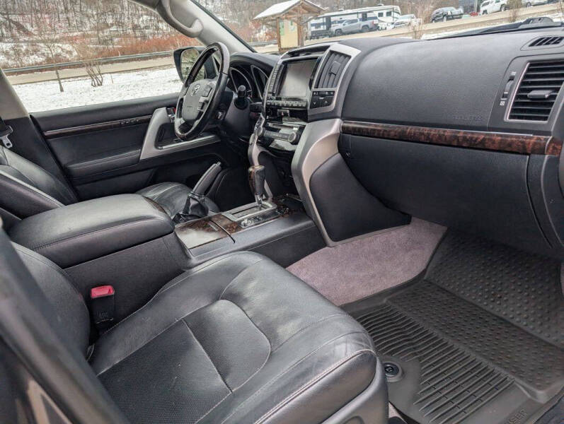 2013 Toyota Land Cruiser