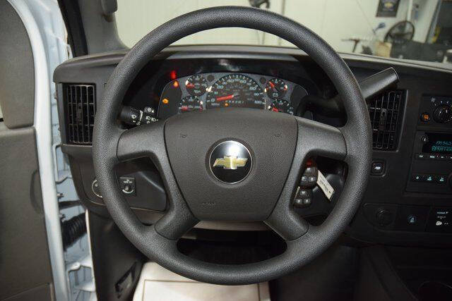 2025 Chevrolet Express 3500