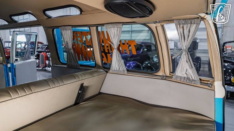 1977 Volkswagen Bus