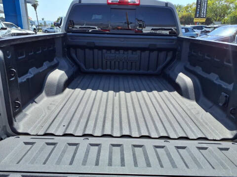 2024 GMC Canyon AT4