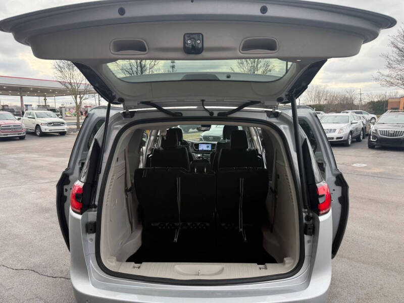 2024 Chrysler Pacifica Plug-In Hybrid Select