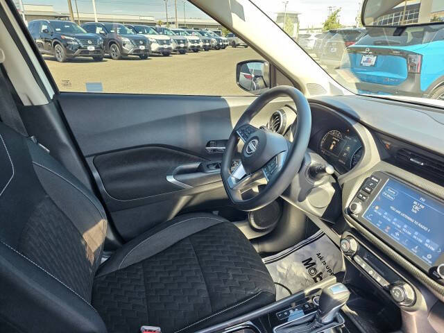 2022 Nissan Kicks SV