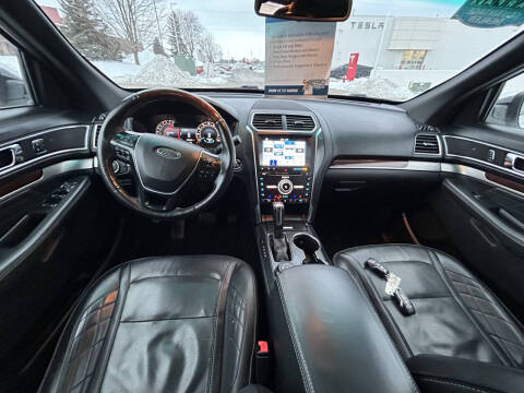 2017 Ford Explorer Platinum