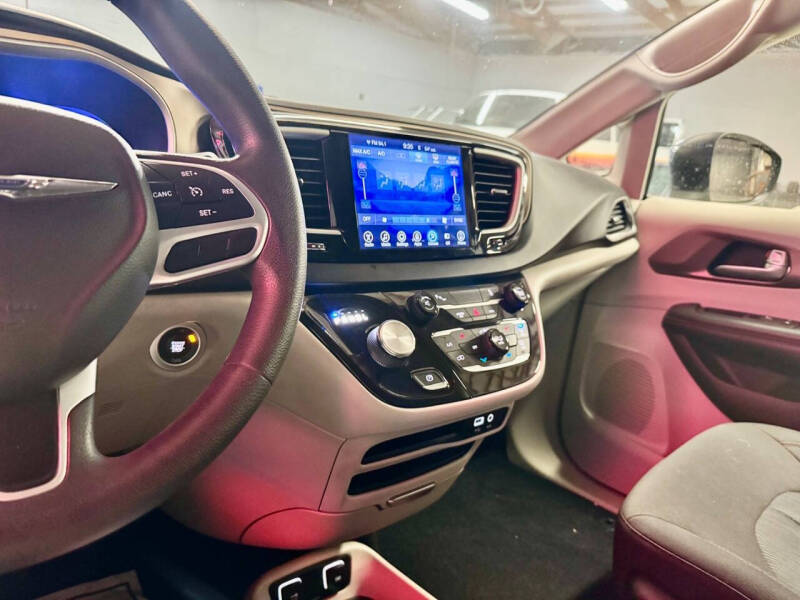 2017 Chrysler Pacifica Touring