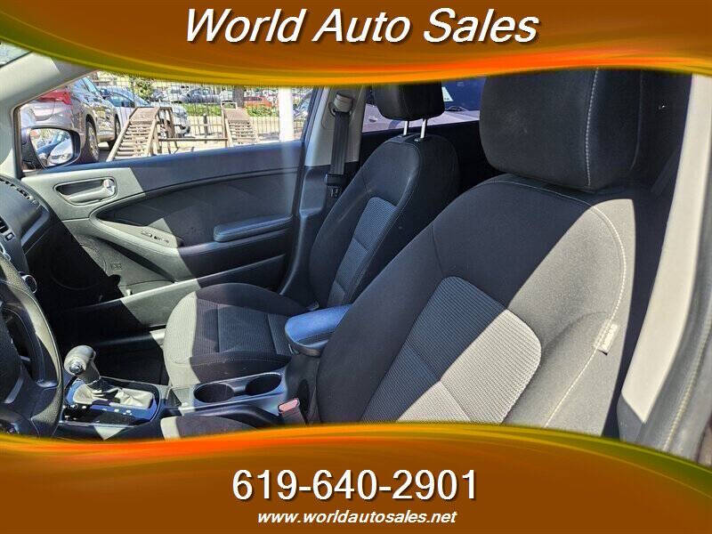 2017 Kia Forte5 LX