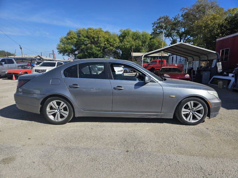 2009 BMW 5 Series 528i photo 3