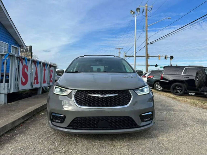 2022 Chrysler Pacifica Touring L