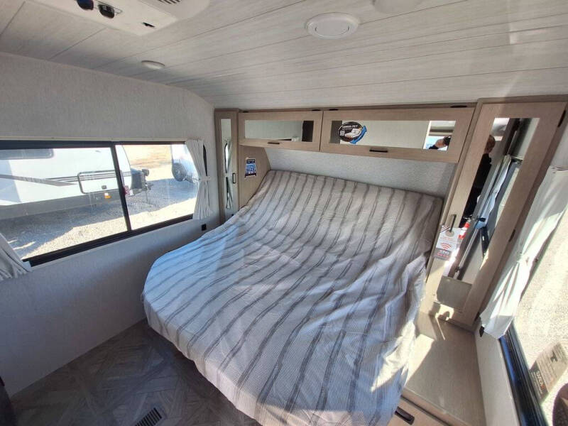 2024 Forest River Salem 28VIEW