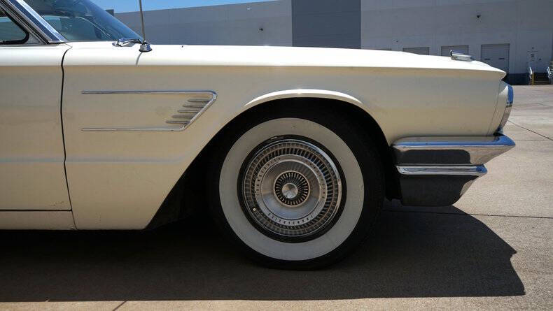 1965 Ford Thunderbird