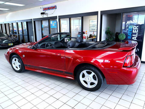 2004 Ford Mustang Deluxe