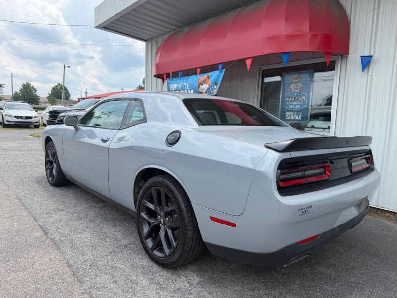 2022 Dodge Challenger SXT