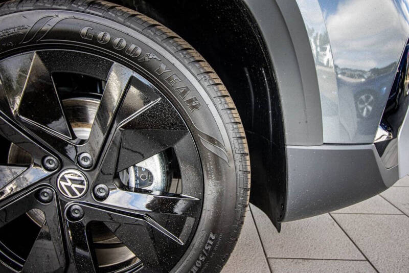 2026 Volkswagen Taos SE