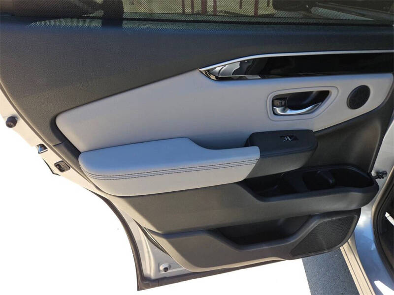 2023 Honda Pilot EX-L w/Rear Captain's Chairs