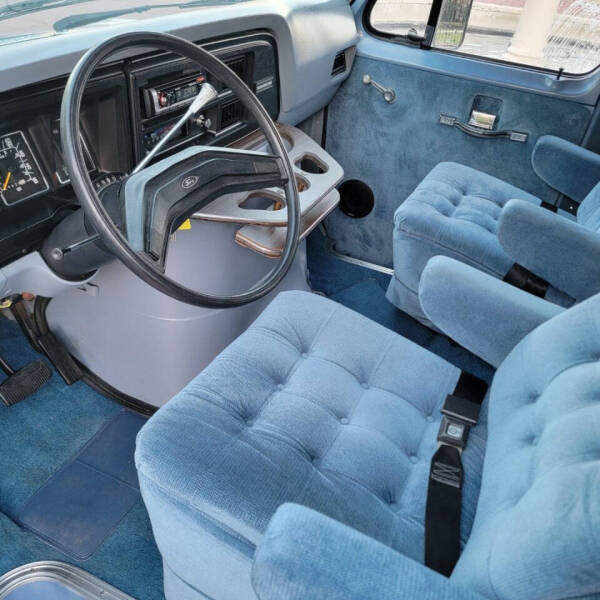 1983 Ford E-100