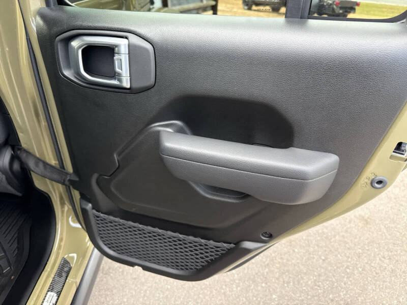 2025 Jeep Gladiator NightHawk