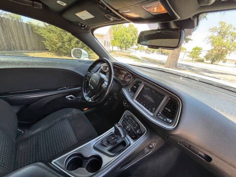 2022 Dodge Challenger SXT