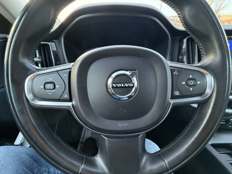 2019 Volvo XC60 T5 Momentum